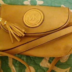 Hand bag